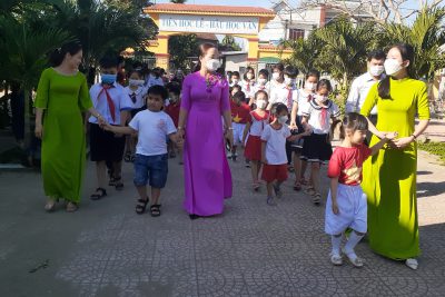 CHÀO ĐÓN CÁC EM TRƯỜNG MẦM NON HÀNH PHƯỚC VỀ THAM QUAN TRƯỜNG