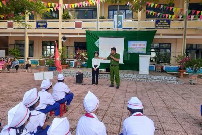 TUYÊN TRUYỀN AN TOÀN GIAO THÔNG TRONG TRƯỜNG HỌC.