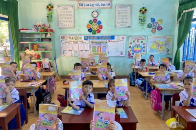 Hân hoan chào đón các em học sinh lớp Một tựu trường.